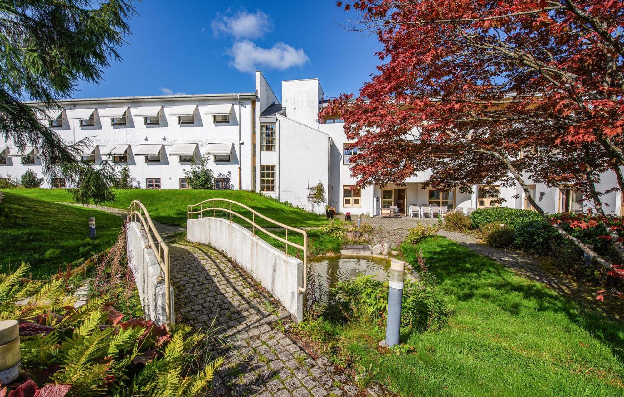 1 Bedroom Awesome In Leilighet