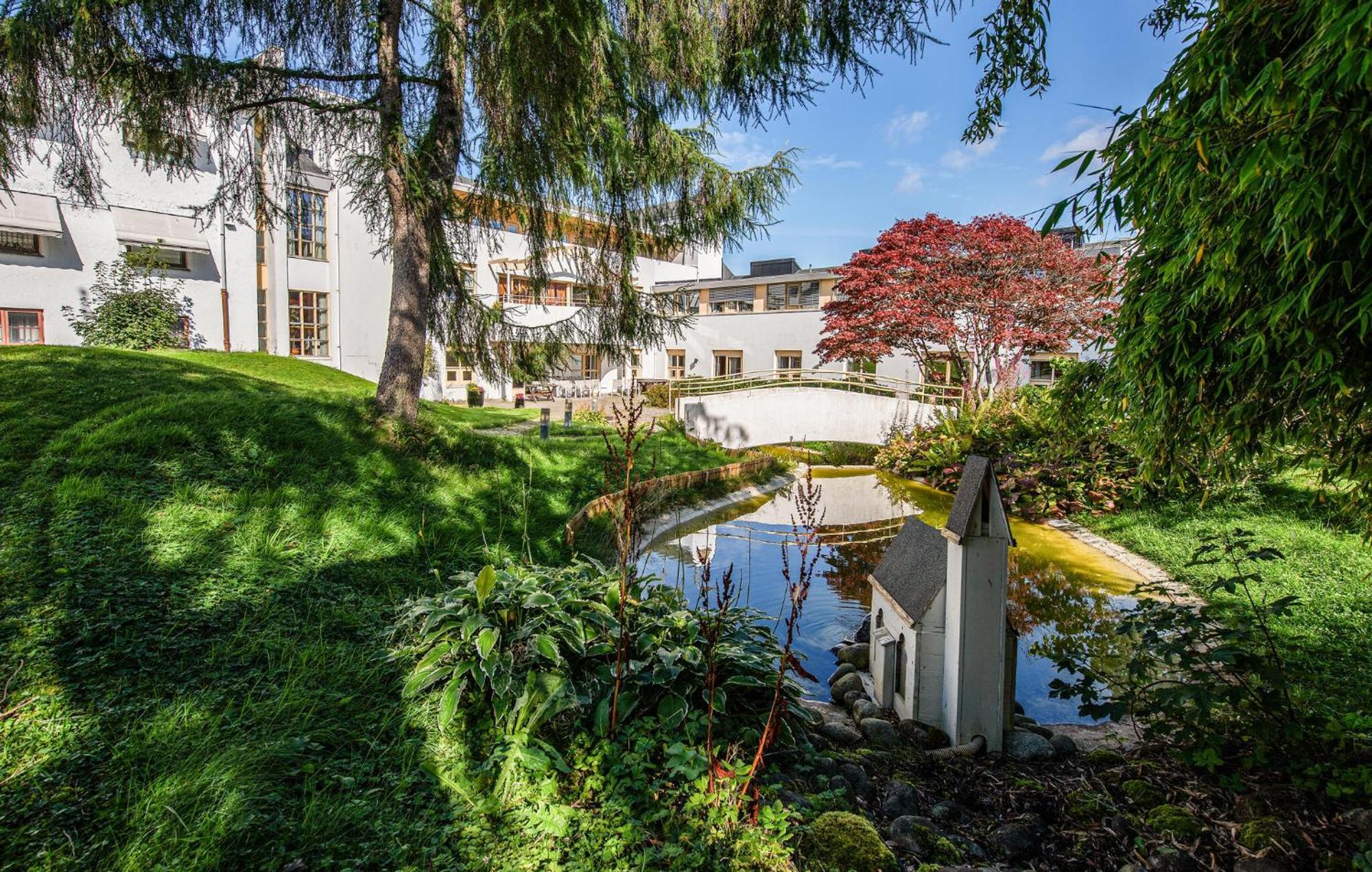 1 Bedroom Awesome In Leilighet